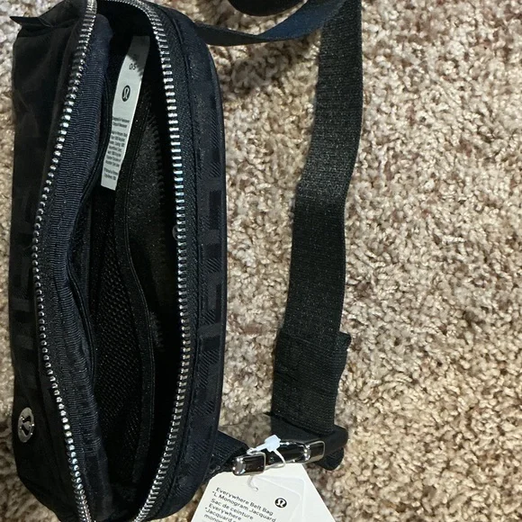 Lululemon Athletica Black Crossbody Bag✨ - Picture 8 of 11